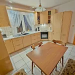 Alfeld City Apartment